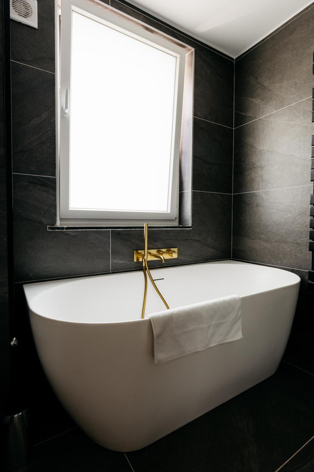 The Edgewater Suites - Skyline Namur Ngoại thất bức ảnh
